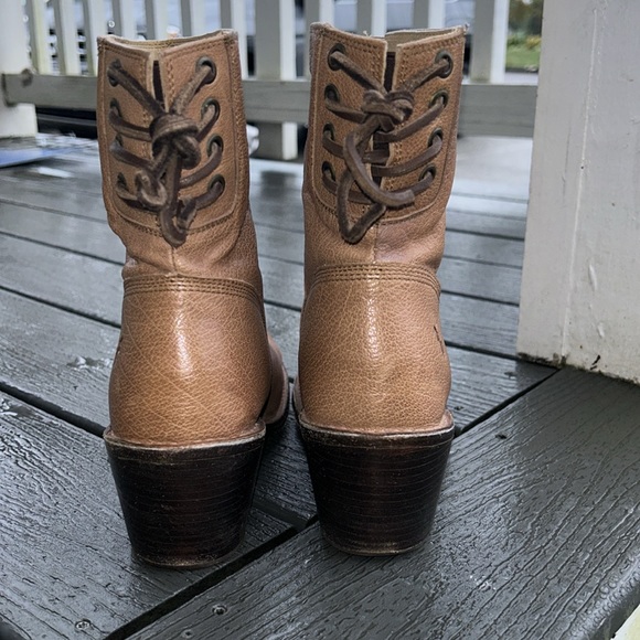 FRYE Carmen Back Lace Short Ankle boot size 10 B Sold Out - Picture 5 of 11